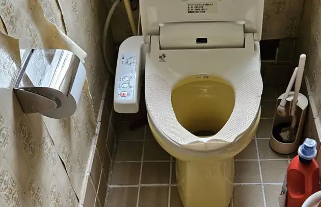 愛荘町愛知川の水位が上がるトイレ詰まり施工事例写真