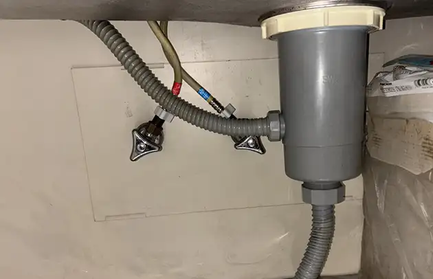 湖南市三雲のキッチン排水の油脂閉塞施工事例写真