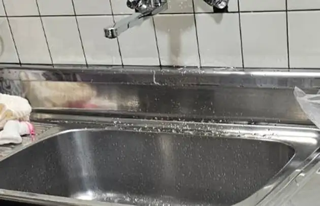 甲良町尼子のキッチン排水の油脂詰まり施工事例写真